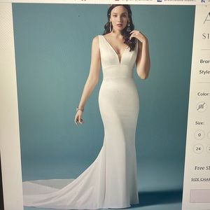 Never Worn Wedding Dress for sale